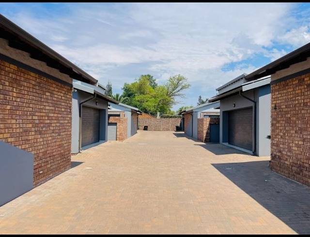 3 BEDROOM CLUSTER FOR SALE IN BRACKENHURST